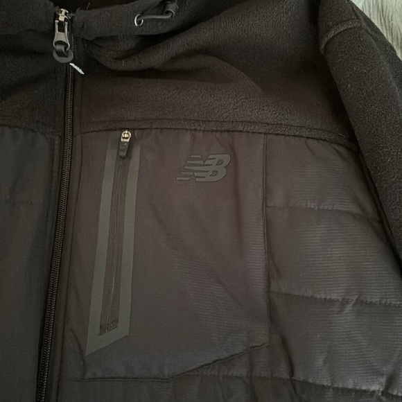 New balance light in weight but very warm very similar to north faceFREE BOTTLE - Picture 1 of 4